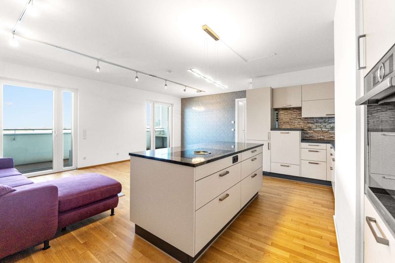 Hochwertige Dachgeschosswohnung mit Donaublick, großer Wohnküche, Klimaanlagen & 4 Zimmern / / 1020 Wien / Bild 7