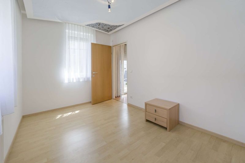 Helle 3-Zimmer-Wohnung mit Balkon, Tiefgarage & guter Anbindung ? Himberg bei Wien /  / 2325 Himberg bei Wien / Bild 2
