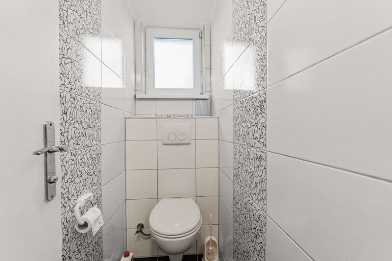 ++ Einziehen und wohlfühlen ++ Sanierte und vollmöblierte 3-Zimmer-Wohnung mit Loggia nahe U6 / / 1230 Wien / Bild 2