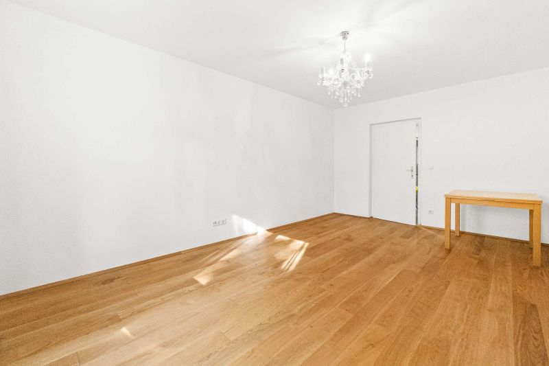 ++ Einziehen und wohlfühlen ++ Sanierte und vollmöblierte 3-Zimmer-Wohnung mit Loggia nahe U6 / / 1230 Wien / Bild 3