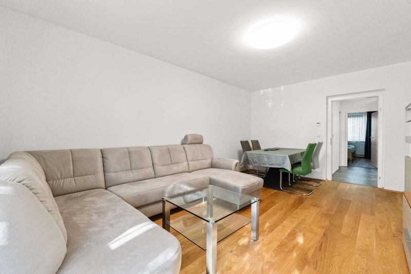 ++ Einziehen und wohlfühlen ++ Sanierte und vollmöblierte 3-Zimmer-Wohnung mit Loggia nahe U6 / / 1230 Wien / Bild 6