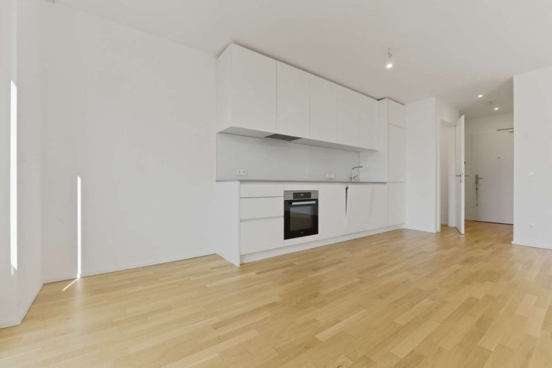 ++ ZWEITBEZUG ++ Helle 2-Zimmer-Wohnung im 3. OG mit Balkon ? Ihr neues Zuhause! / / 1120 Wien / Bild 1