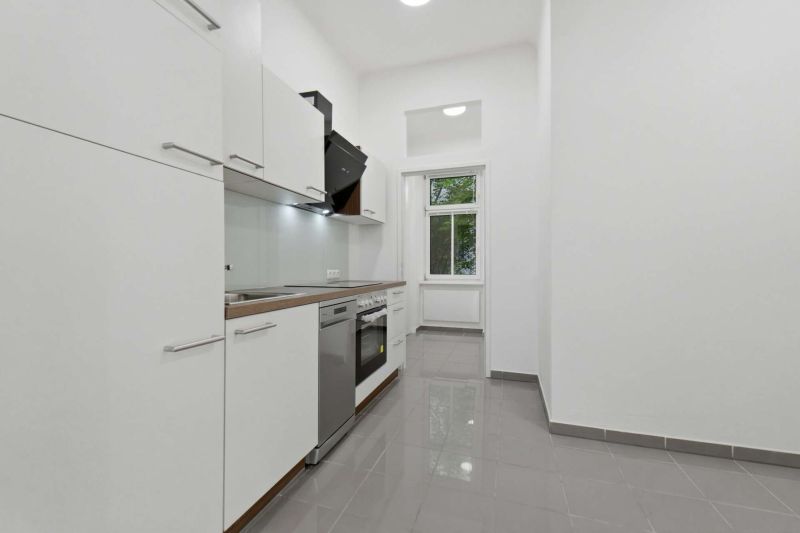Erstbezug nach Sanierung: Charmante Altbauwohnung mit neuer Ausstattung /  / 1160&nbsp;Wien / Bild 1
