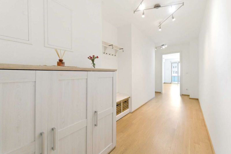 Helle 3-Zimmer-Wohnung mit Südbalkon, Klimaanlage, Tiefgarage & ruhiger Innenhoflage nahe der Donau / / 1020 Wien / Bild 7
