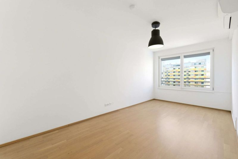 Helle 3-Zimmer-Wohnung mit Südbalkon, Klimaanlage, Tiefgarage & ruhiger Innenhoflage nahe der Donau / / 1020 Wien / Bild 6