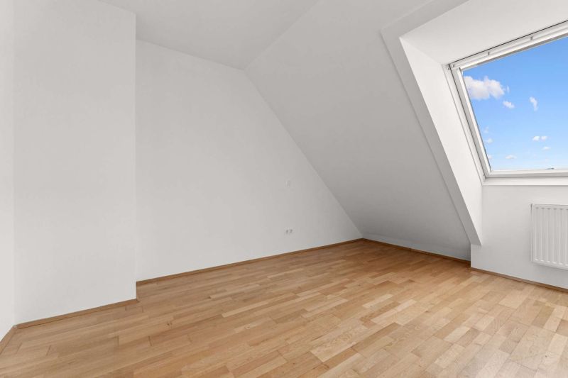 Großzügige 4-Zimmer-Dachgeschosswohnung mit Terrasse & Klimaanlage in 1060 Wien / / 1060 Wien / Bild 2