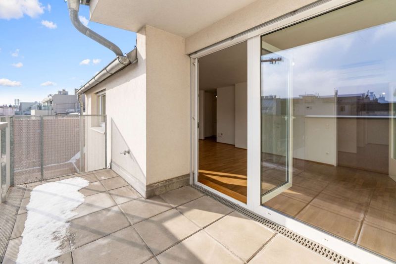 Großzügige 4-Zimmer-Dachgeschosswohnung mit Terrasse & Klimaanlage in 1060 Wien / / 1060 Wien / Bild 2