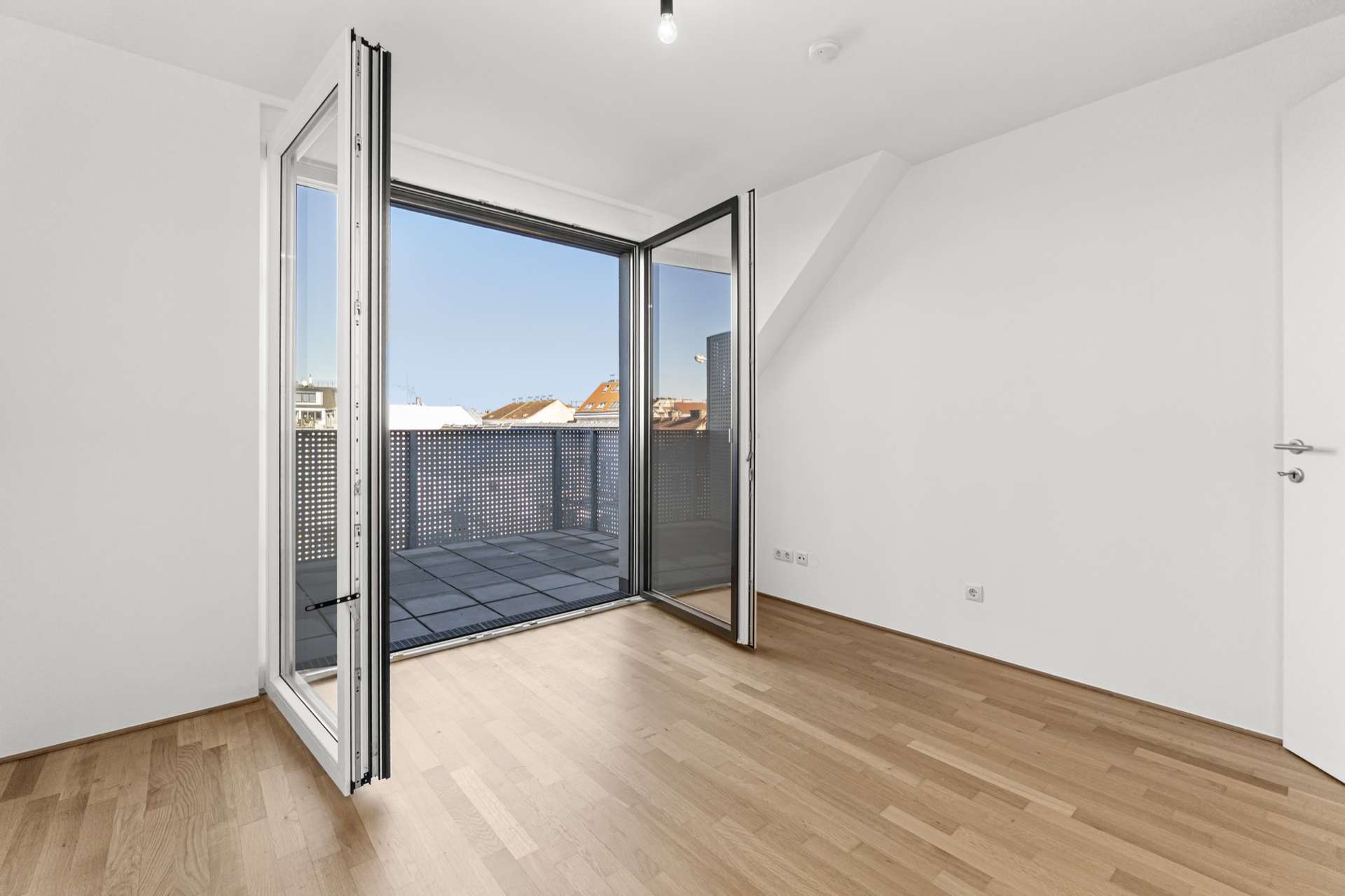++ Exklusives ++ Maisonette-Penthouse in Ruhelage - private Dachterrasse, Pool & Weitblick /  / 1160&nbsp;Wien / Bild 1