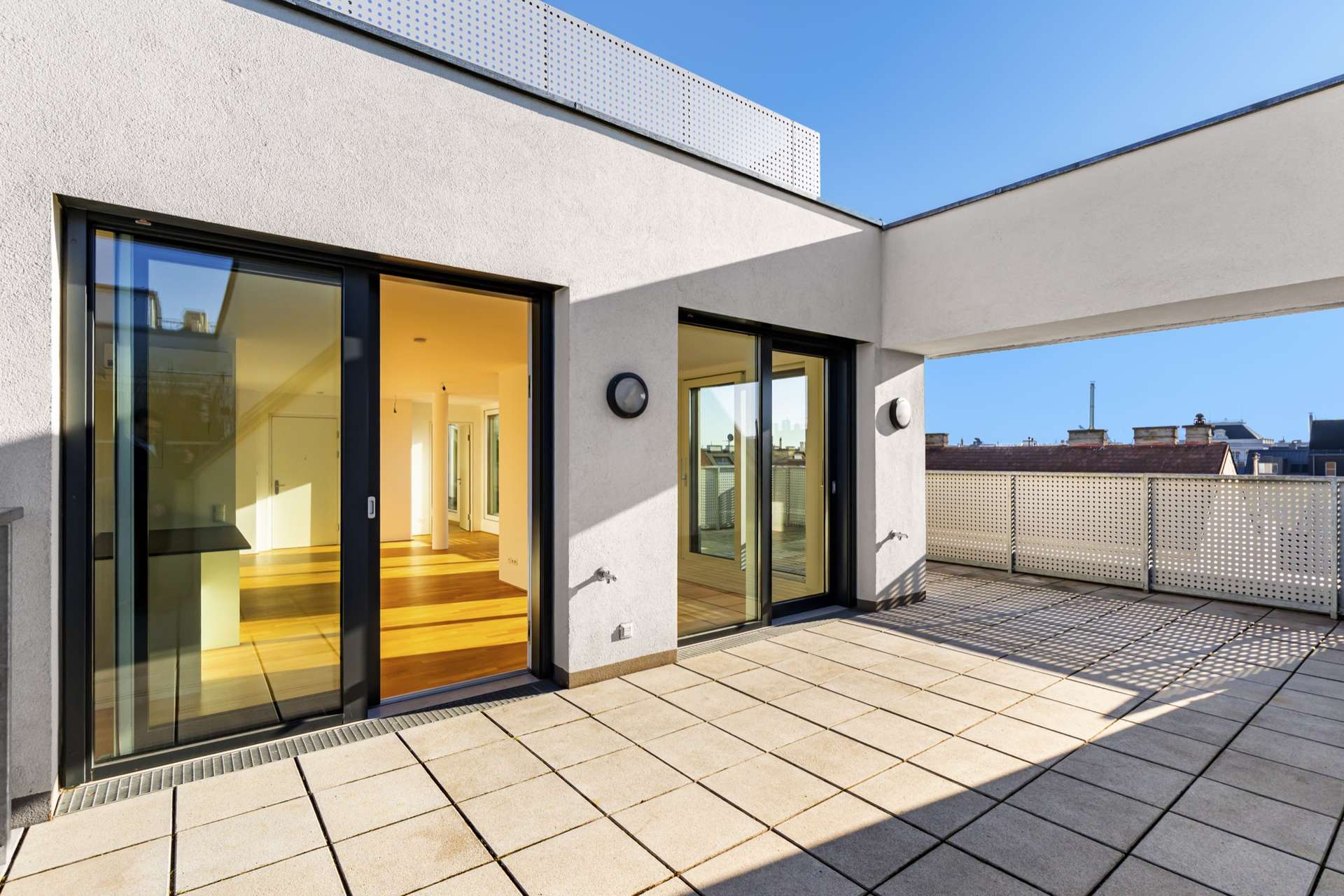 ++ Exklusives ++ Maisonette-Penthouse in Ruhelage - private Dachterrasse, Pool & Weitblick /  / 1160&nbsp;Wien / Bild 1
