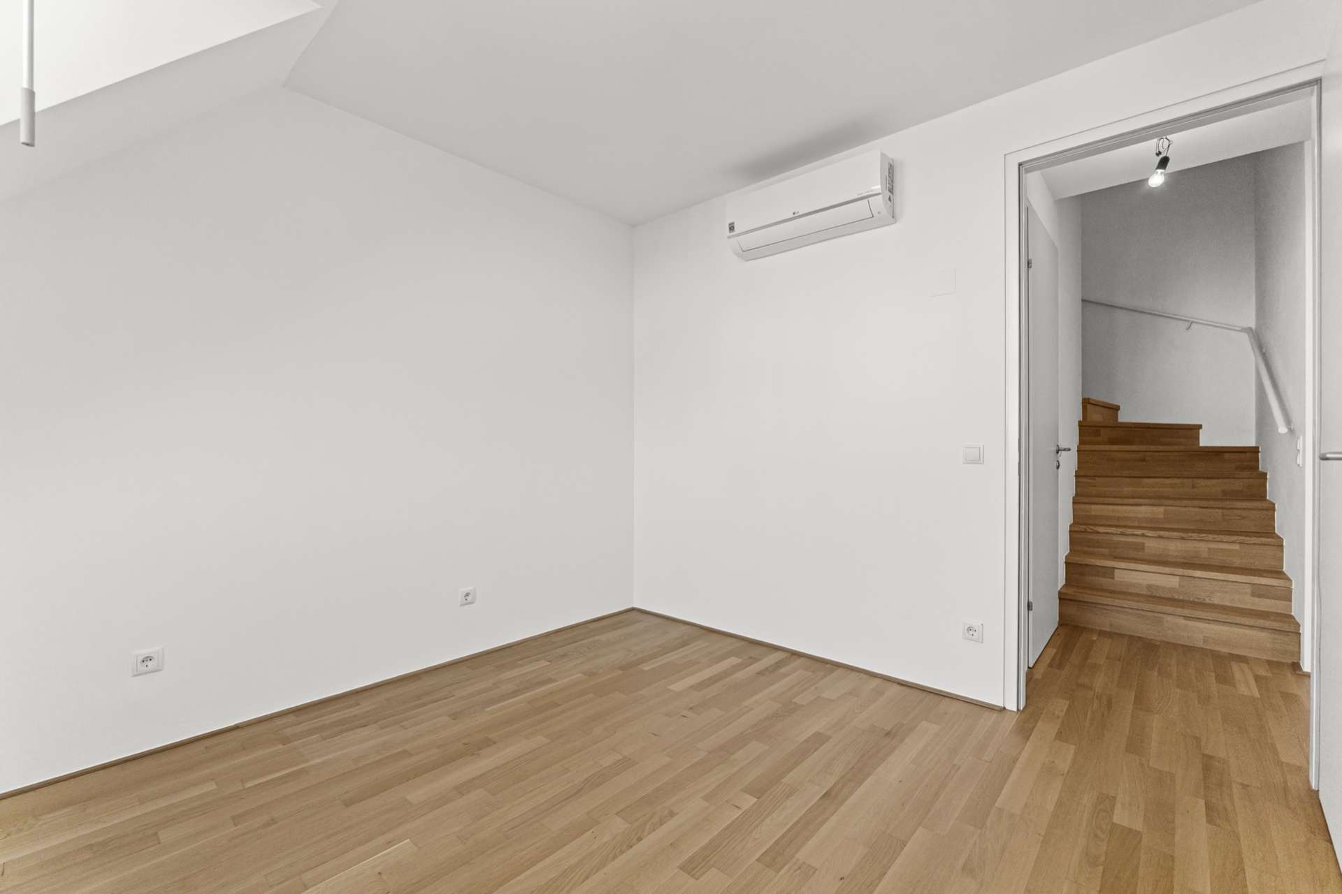 ++ Exklusives ++ Maisonette-Penthouse in Ruhelage - private Dachterrasse, Pool & Weitblick /  / 1160&nbsp;Wien / Bild 8