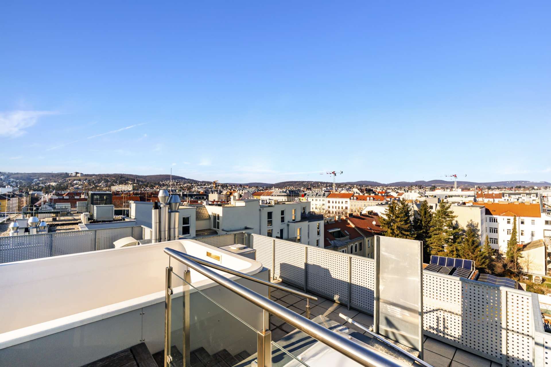 ++ Exklusives ++ Maisonette-Penthouse in Ruhelage - private Dachterrasse, Pool & Weitblick /  / 1160&nbsp;Wien / Bild 2