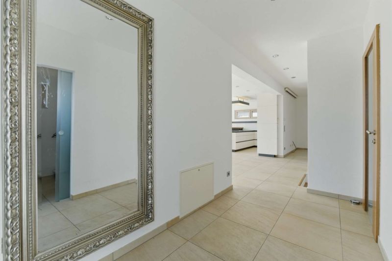 Exklusives Wohnen direkt am Golfplatz - Gehobenes Einfamilienhaus - Keller, Pool, Teich & PV-Anlage /  / 1220&nbsp;Wien / Bild 15