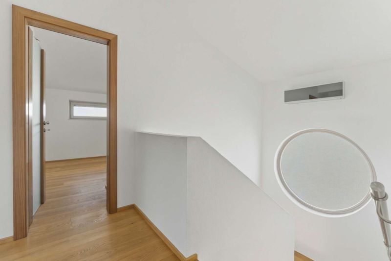 Exklusives Wohnen direkt am Golfplatz - Gehobenes Einfamilienhaus - Keller, Pool, Teich & PV-Anlage /  / 1220&nbsp;Wien / Bild 17