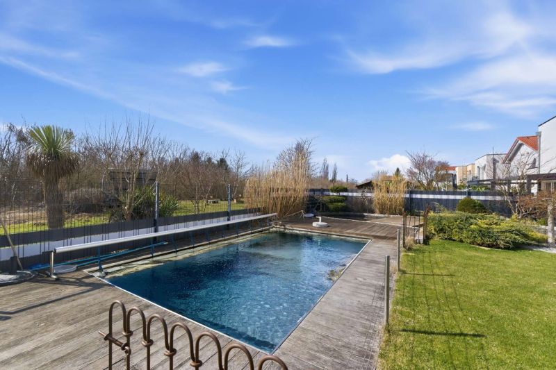 Exklusives Wohnen direkt am Golfplatz - Gehobenes Einfamilienhaus - Keller, Pool, Teich & PV-Anlage /  / 1220&nbsp;Wien / Bild 9