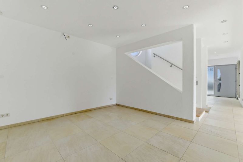 Exklusives Wohnen direkt am Golfplatz - Gehobenes Einfamilienhaus - Keller, Pool, Teich & PV-Anlage /  / 1220&nbsp;Wien / Bild 10