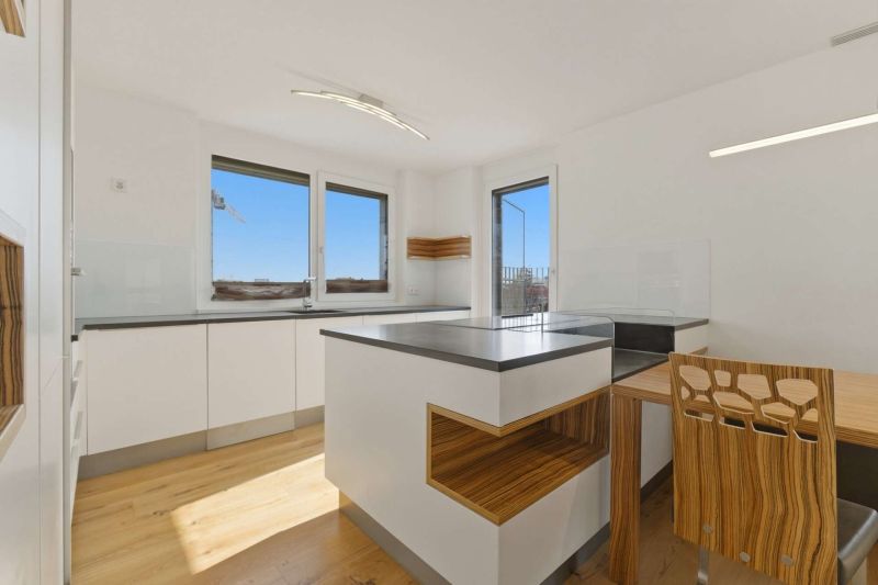 Dachgeschosswohnung mit hochwertigen Ma�m�beln, Terrasse, Klimaanlage & Stellplatz nahe Alten Donau /  / 1220&nbsp;Wien / Bild 2