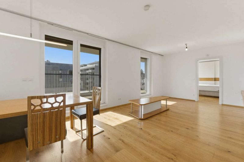 Dachgeschosswohnung mit hochwertigen Ma�m�beln, Terrasse, Klimaanlage & Stellplatz nahe Alten Donau /  / 1220&nbsp;Wien / Bild 2