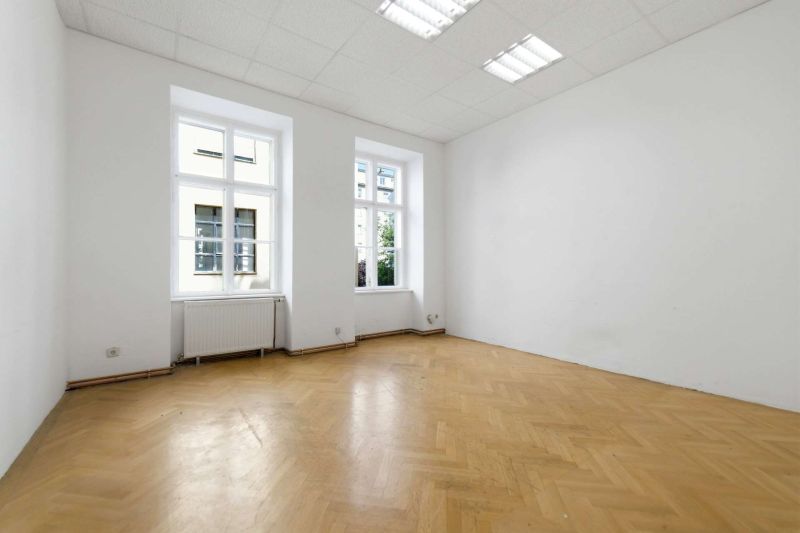 GROSSZ�GIGE 5-ZIMMER-ALTBAUWOHNUNG MIT CA. 161 M� ? WOHNEN UND ARBEITEN IN BEGEHRTER LAGE VON NEUBAU /  / 1070&nbsp;Wien / Bild 0
