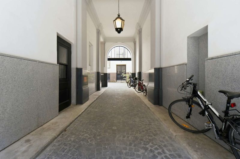 GROSSZ�GIGE 5-ZIMMER-ALTBAUWOHNUNG MIT CA. 161 M� ? WOHNEN UND ARBEITEN IN BEGEHRTER LAGE VON NEUBAU /  / 1070&nbsp;Wien / Bild 12