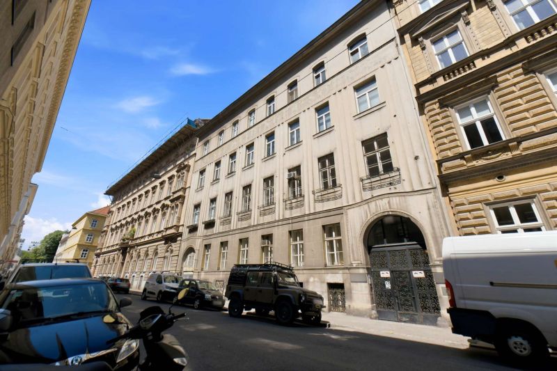 GROSSZ�GIGE 5-ZIMMER-ALTBAUWOHNUNG MIT CA. 161 M� ? WOHNEN UND ARBEITEN IN BEGEHRTER LAGE VON NEUBAU /  / 1070&nbsp;Wien / Bild 9