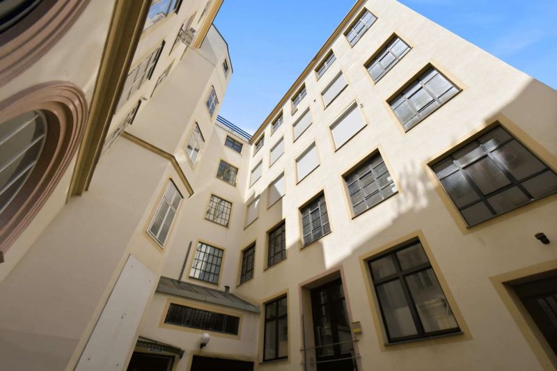 GROSSZ�GIGE 5-ZIMMER-ALTBAUWOHNUNG MIT CA. 161 M� ? WOHNEN UND ARBEITEN IN BEGEHRTER LAGE VON NEUBAU /  / 1070&nbsp;Wien / Bild 14