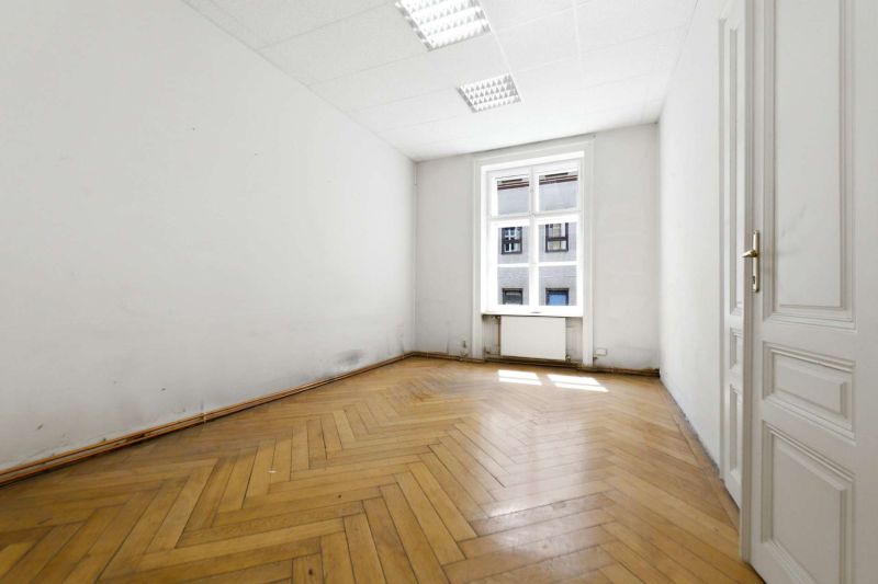 GROSSZ�GIGE 5-ZIMMER-ALTBAUWOHNUNG MIT CA. 161 M� ? WOHNEN UND ARBEITEN IN BEGEHRTER LAGE VON NEUBAU /  / 1070&nbsp;Wien / Bild 4