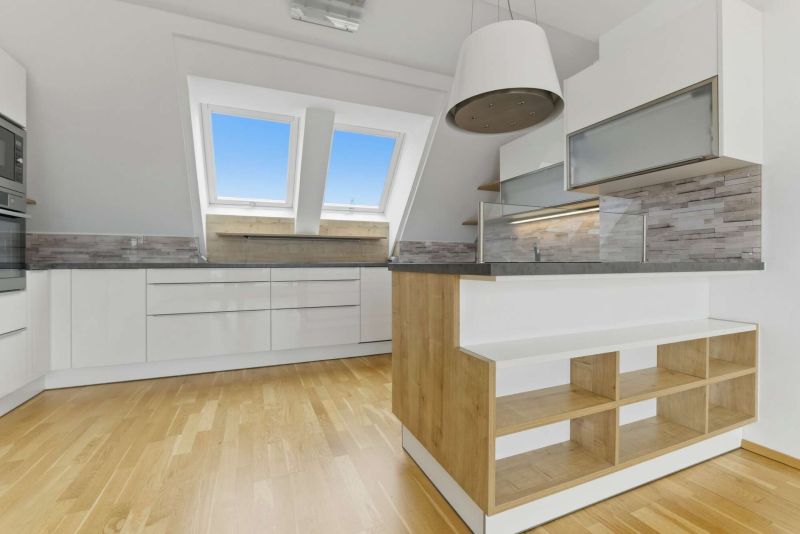 Helle 3-Zimmer-Dachgeschosswohnung mit großer Terrasse & Garage nahe Kagraner Platz / / 1220 Wien / Bild 4