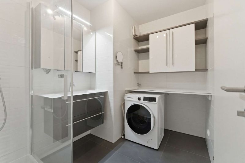 Helle 3-Zimmer-Dachgeschosswohnung mit großer Terrasse & Garage nahe Kagraner Platz / / 1220 Wien / Bild 7