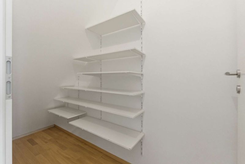 Helle 3-Zimmer-Dachgeschosswohnung mit großer Terrasse & Garage nahe Kagraner Platz / / 1220 Wien / Bild 9