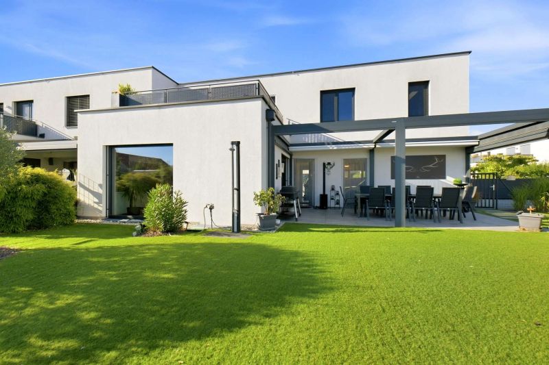 Wohnen auf h�chstem Niveau - modernes Haus mit Garten, Photovoltaikanlage, Sauna und Doppelgarage /  / 2000&nbsp;Oberz�gersdorf / Bild 0