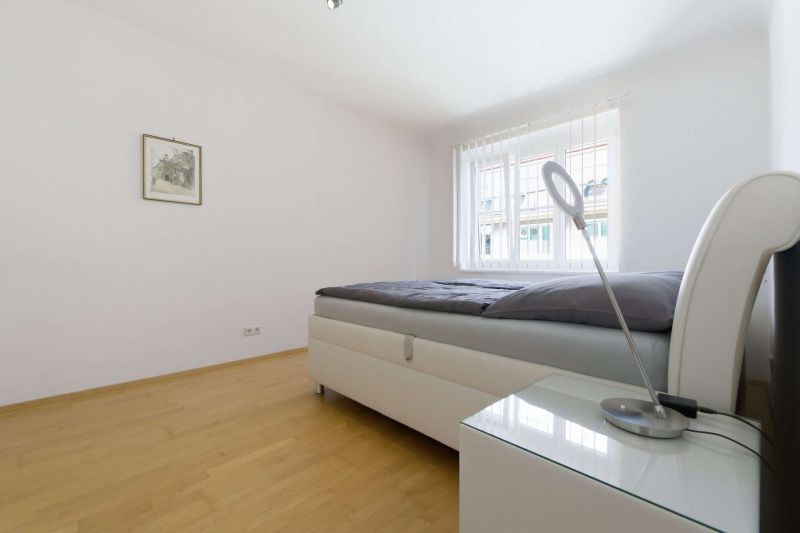 2-Zimmer-Wohnung, neu saniert und vollm�bliert, mit Lift in Wien-Margareten /  / 1050&nbsp;Wien / Bild 1