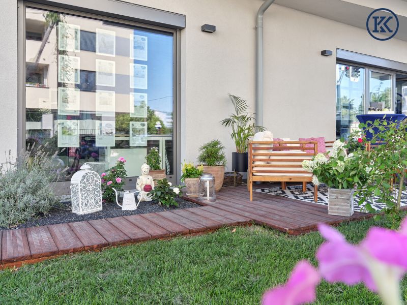 Lokal mit Garten & 2 Stellpl�tzen in der Garage