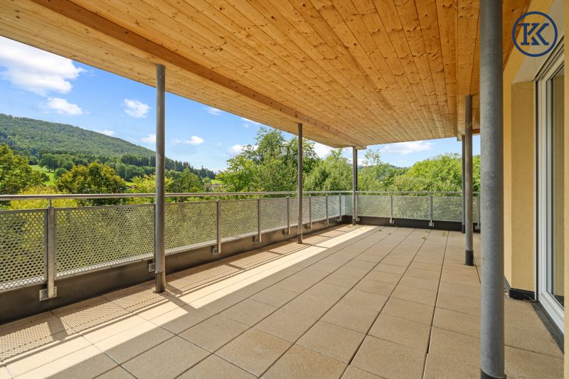 Zuhause im Grnen ? Lichtdurchflutete Wohnung mit Dachterrasse & Gartenoase