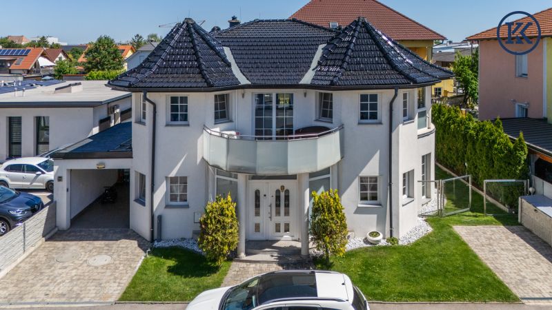 Villa mit 5 Zimmern - egal ob Bus & Bahn oder Auto, Sie kommen problemlos nach Wien