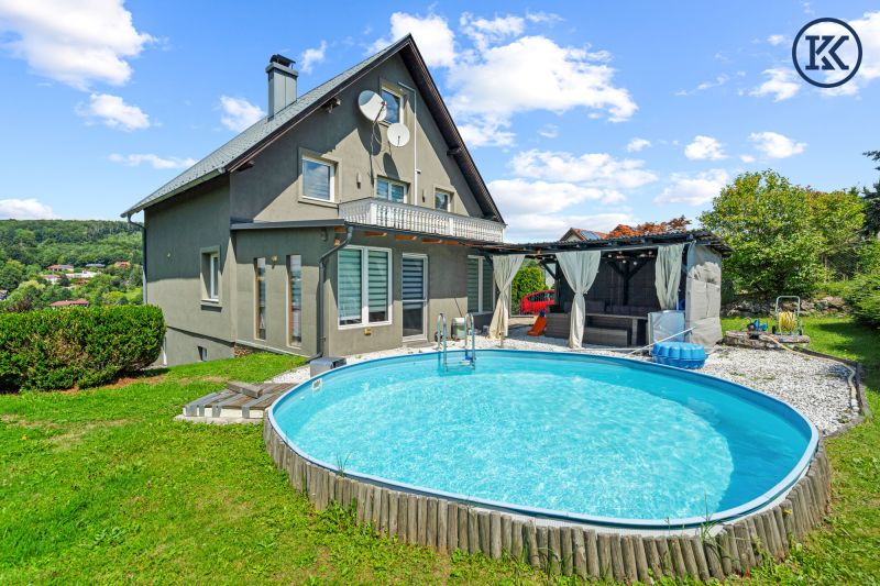 Vielseitiges Wohnhaus mit Garten, Pool & Ausblick ? Ruhelage in Eichgraben
