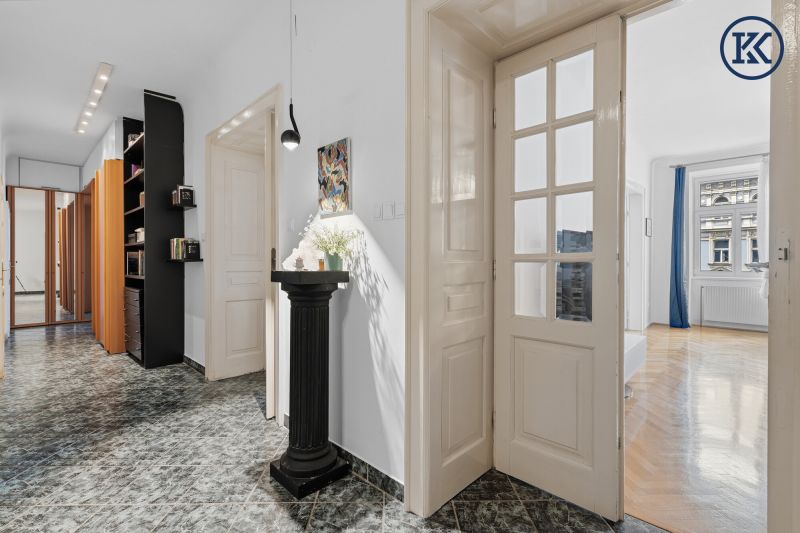 Elegante Altbauwohnung mit Geschichte im Herzen des 8. Bezirks /  / 1080&nbsp;Wien / Bild 2