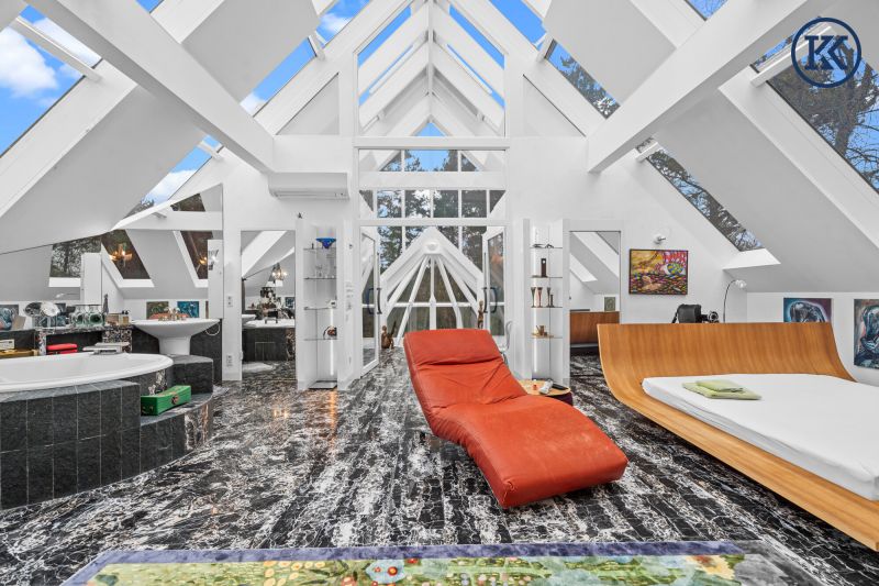 Wo die Seele ihr Zuhause findet: Ein Kunstwerk zwischen Wald und Wien