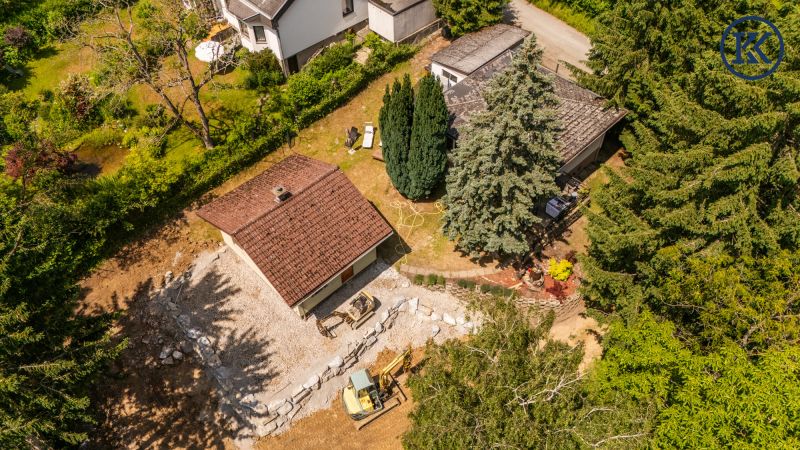 Zwei Huser. Ein Rckzugsort. Ihre grne Oase vor den Toren Wiens.