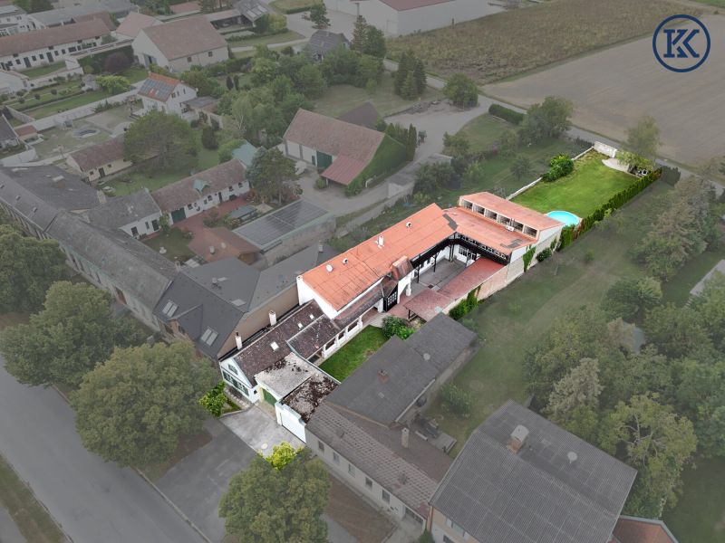 Charmantes Bauernhaus mit gro�em Grundst�ck, langgezogenem Hof, 2 Wohnungen und einem Swimmingpool /  / 2301&nbsp;Gro�-Enzersdorf / Bild 2