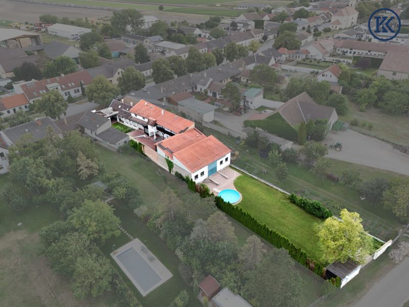 Charmantes Bauernhaus mit gro�em Grundst�ck, langgezogenem Hof, 2 Wohnungen und einem Swimmingpool /  / 2301&nbsp;Gro�-Enzersdorf / Bild 1
