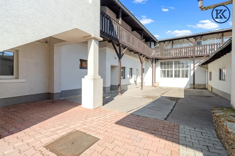 Charmantes Bauernhaus mit gro�em Grundst�ck, langgezogenem Hof, 2 Wohnungen und einem Swimmingpool /  / 2301&nbsp;Gro�-Enzersdorf / Bild 8