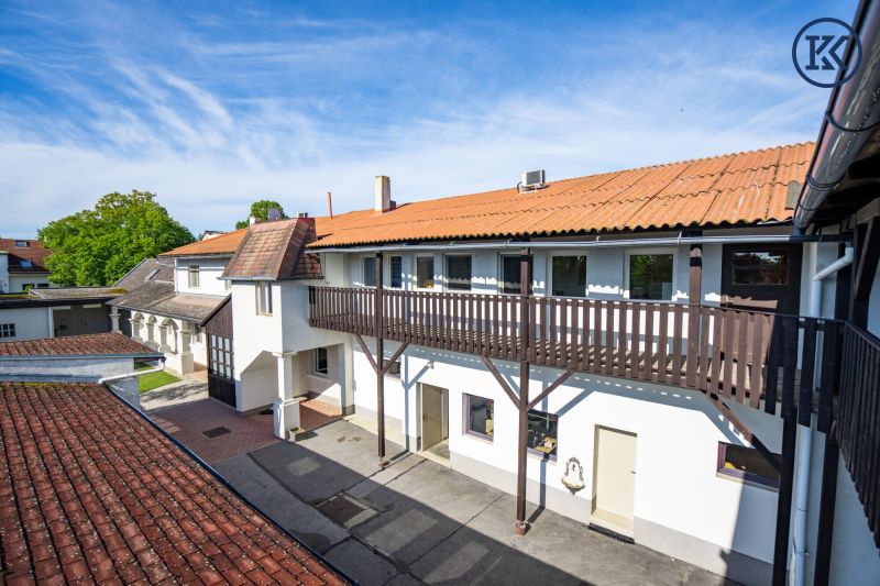 Charmantes Bauernhaus mit großem Grundstück, langgezogenem Hof, 2 Wohnungen und einem Swimmingpool / / 2301 Groß-Enzersdorf / Bild 5
