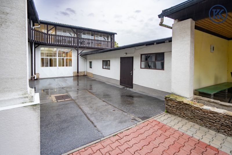Charmantes Bauernhaus mit großem Grundstück, langgezogenem Hof, 2 Wohnungen und einem Swimmingpool / / 2301 Groß-Enzersdorf / Bild 6