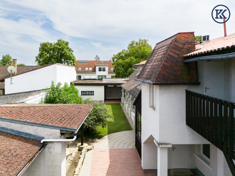 Charmantes Bauernhaus mit großem Grundstück, langgezogenem Hof, 2 Wohnungen und einem Swimmingpool / / 2301 Groß-Enzersdorf / Bild 1