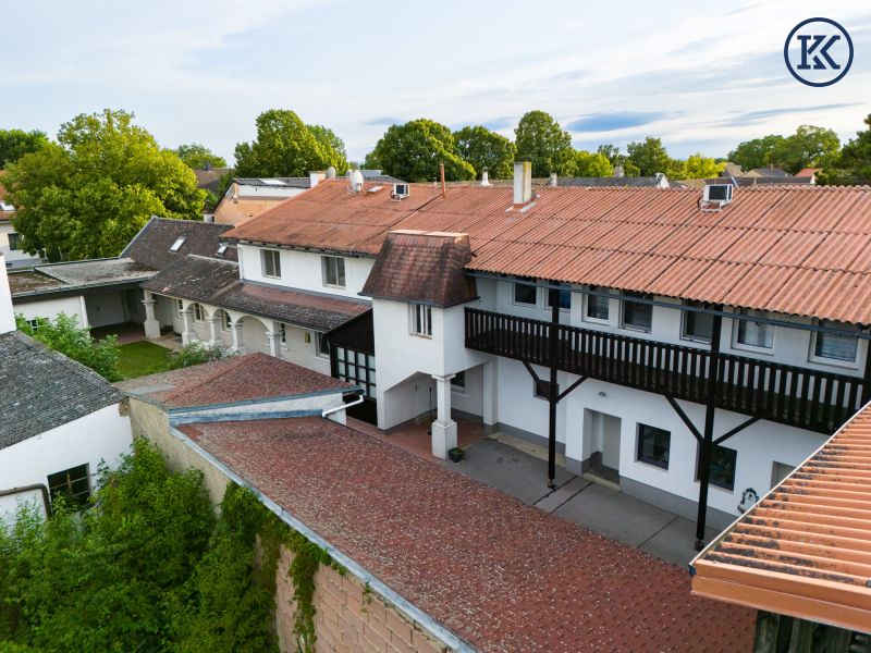 Charmantes Bauernhaus mit großem Grundstück, langgezogenem Hof, 2 Wohnungen und einem Swimmingpool / / 2301 Groß-Enzersdorf / Bild 2