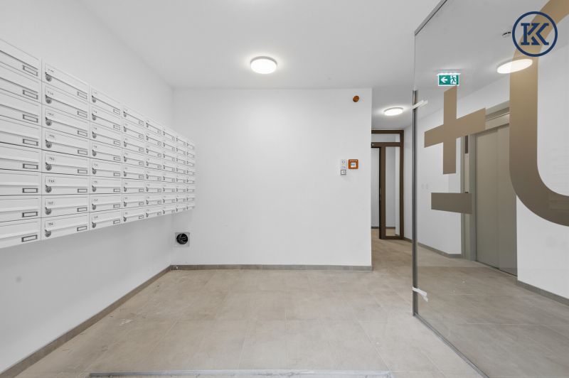 Alte Donau & Donauzentrum ums Eck: Provisionsfreie 2-Zimmer-Wohnung mit Balkon / / 1210 Wien, Floridsdorf / Wien 21., / Bild 1