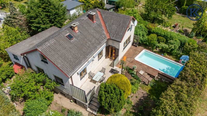 Sanierungsbed�rftiges Einfamilienhaus mit 4 Zimmern und Garage in Strasshof