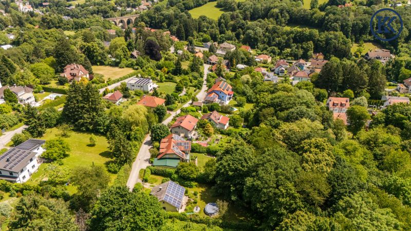 Zwei H�user. Ein R�ckzugsort. Ihre gr�ne Oase vor den Toren Wiens.