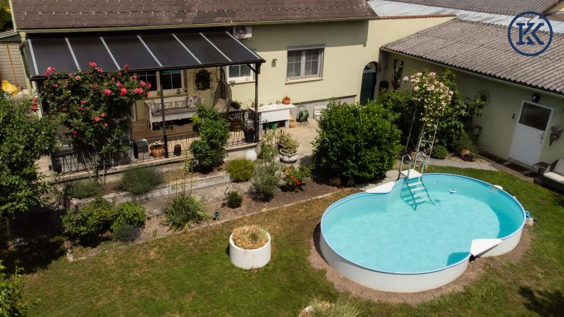 Saniertes Einfamilienhaus mit gro�em Garten in sehr guter Lage und ausgezeichneter Infrastruktur.
