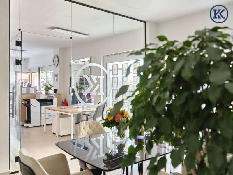 Lokal mit Garten & 2 Stellpltzen in der Garage ? ideal, um Ihre Businessidee umzusetzen!